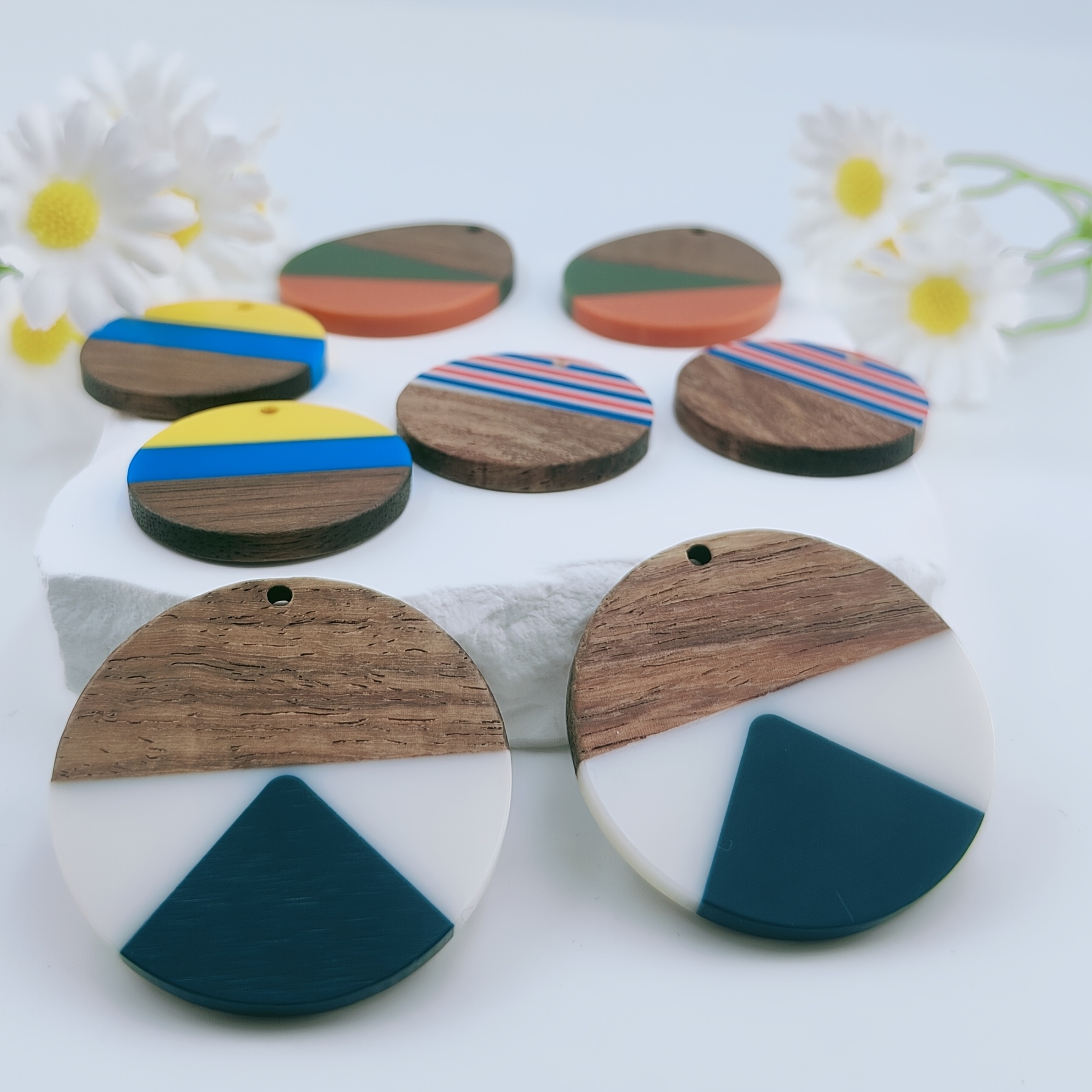 8pcs Unique Retro Resin and Wood Pendant Set for Jewelry Making